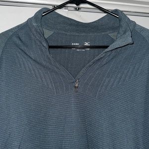 Men’s mizuno size L pullover